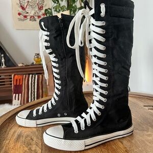 Stylish Black High-Top Women's Sneakers
